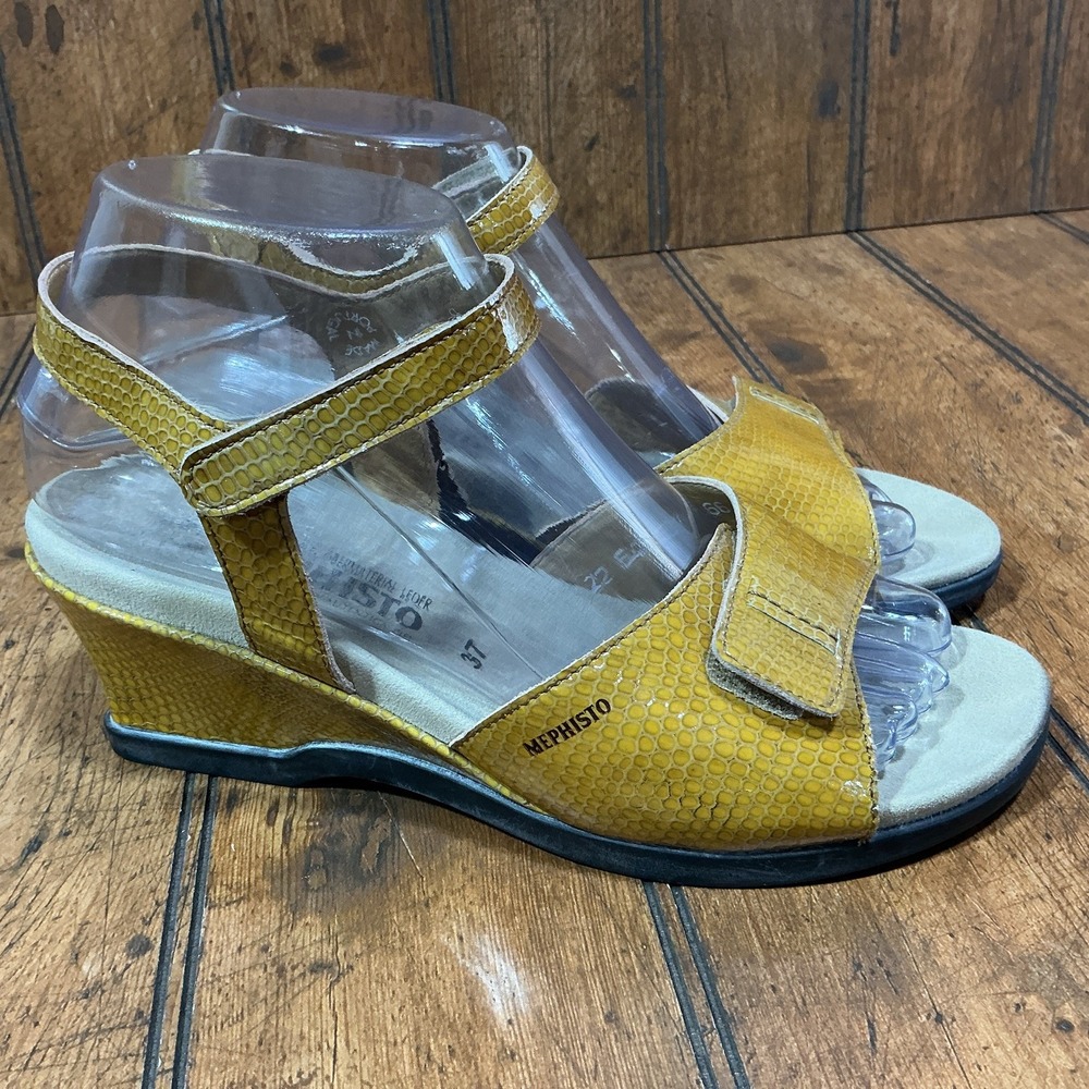 MEPHISTO EU 37 US 7 Yellow Animal Print Patent Leather Sling Back Straps Sandals